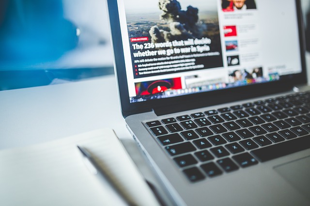 Raport: polski internet to pole bitwy politycznych botów