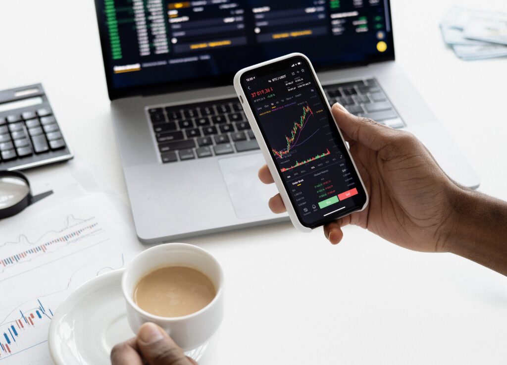 Forex a strategia HODL - Długoterminowe inwestycje na rynku walutowym