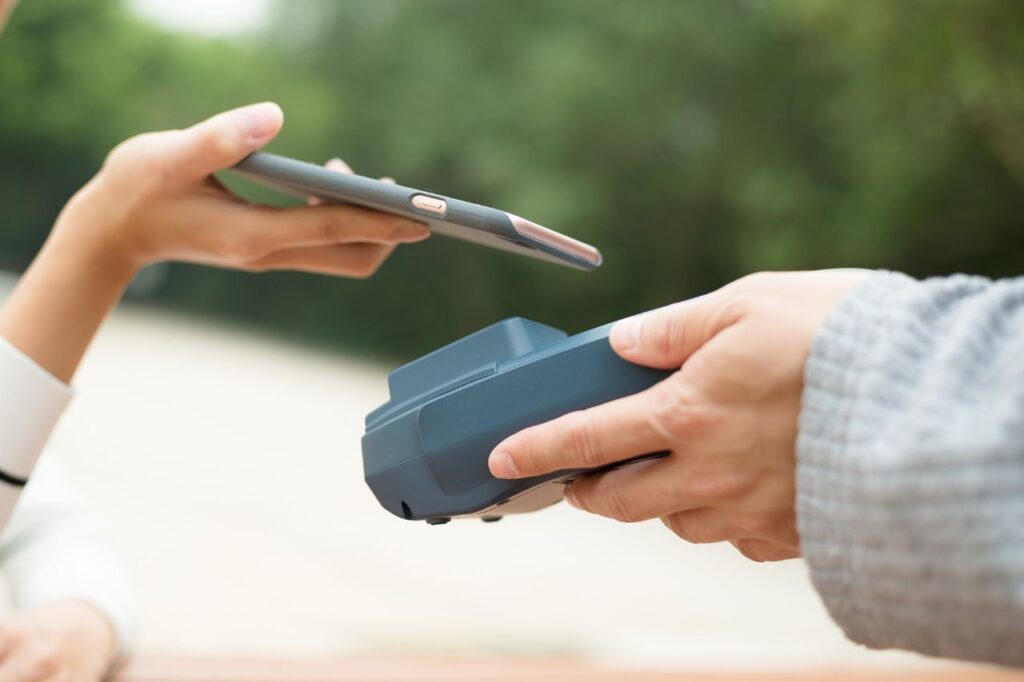 Jakie są zalety płatności Apple Pay?